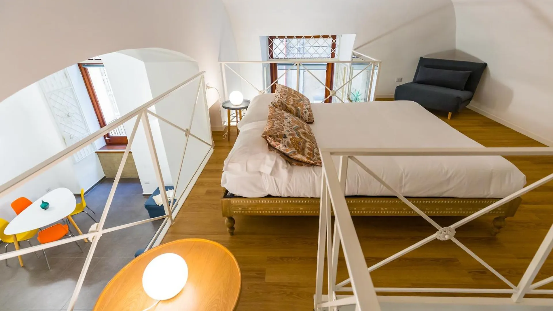 Design Apartment At Spaccanapoli By Wonderful Italy