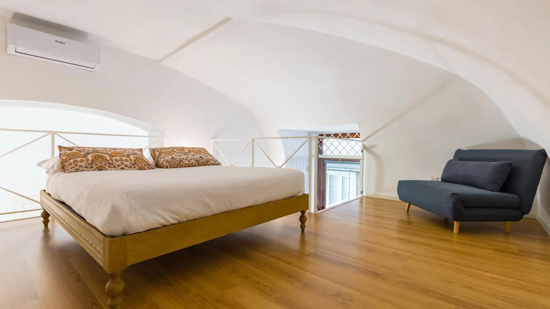 Design Apartment At Spaccanapoli By Wonderful Italy Italy