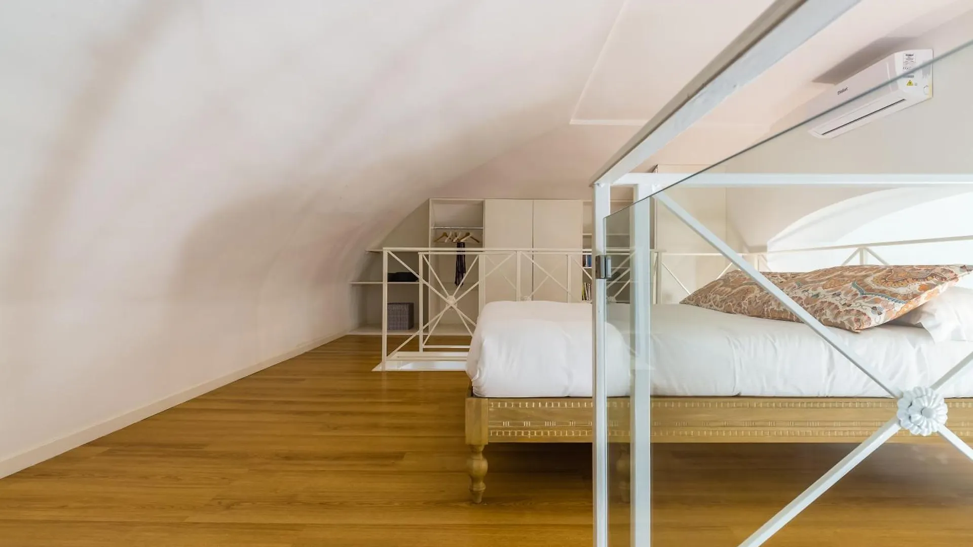 Design Apartment At Spaccanapoli By Wonderful Italy 0*, Naples